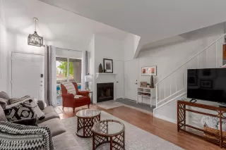 Photo #2: 6892463 Listing