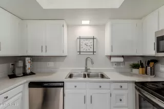 Photo #5: 6892463 Listing