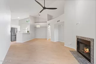 Photo #5: 6892512 Listing