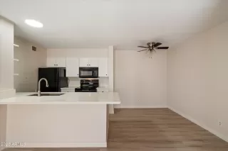 Photo #6: 6892536 Listing 