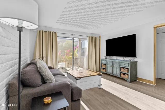 MLS: 6892872 Condo For Sale