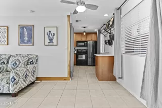 Photo #4: 6892872 Listing