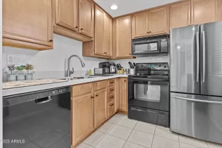 Photo #5: 6892872 Listing