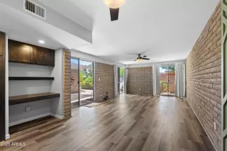 Photo #4: 6892932 Listing