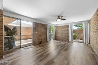 Photo #5: 6892932 Listing