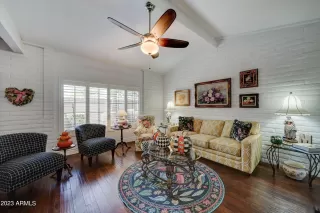 Photo #3: 6893207 Listing 