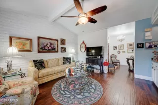 Photo #5: 6893207 Listing 