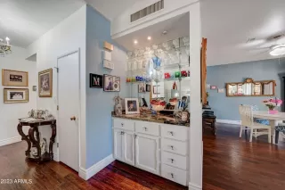 Photo #6: 6893207 Listing 