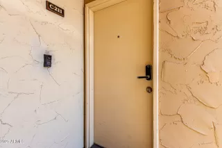Photo #6: 6893405 Listing