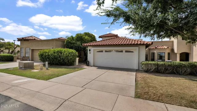 MLS: 6893792 Condo For Sale