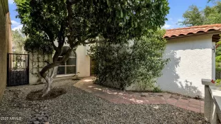 Photo #3: 6893792 Listing