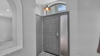 Photo #5: 6893792 Listing