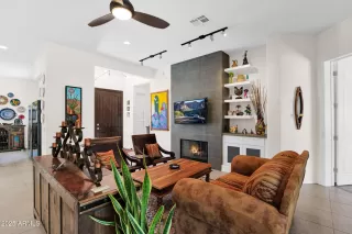 Photo #6: 6894138 Listing 