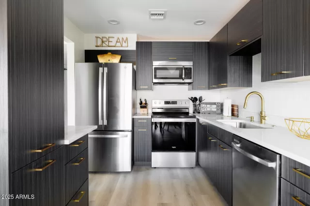 MLS: 6894249 Condo For Sale