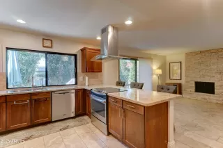 Photo #6: 6894295 Listing