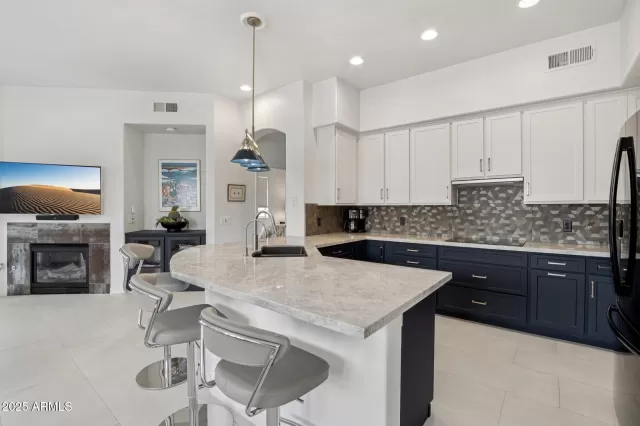 MLS: 6894413 Condo For Sale