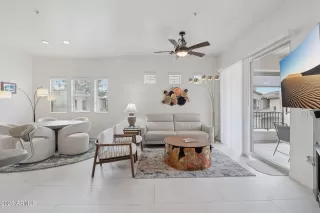 Photo #6: 6894413 Listing 