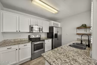 Photo #4: 6894432 Listing