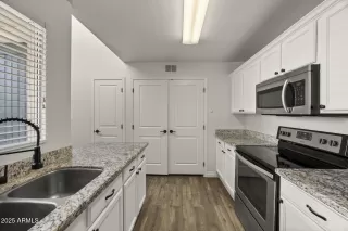 Photo #6: 6894432 Listing