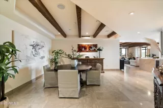 Photo #4: 6894535 Listing