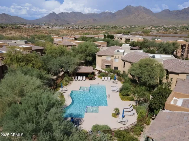 MLS: 6894543 Condo For Sale