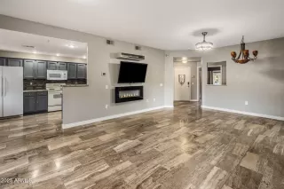 Photo #4: 6894543 Listing