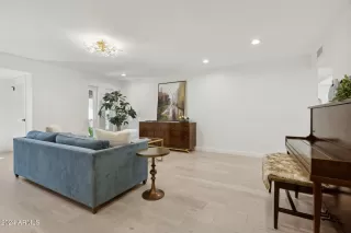 Photo #2: 6894665 Listing 