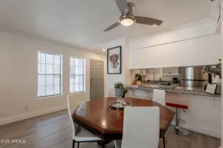 Photo #3: 6894699 Listing