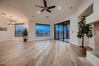 Photo #5: 6894729 Listing 