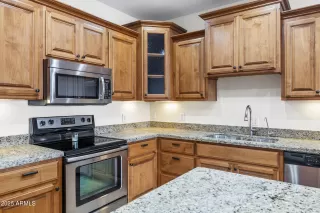 Photo #3: 6894772 Listing