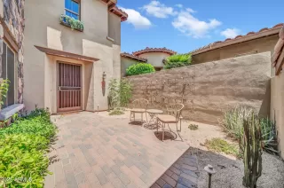 Photo #4: 6895120 Listing