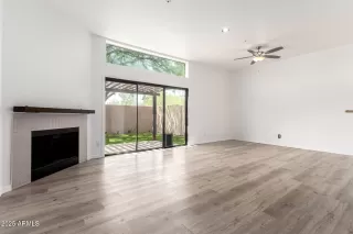 Photo #6: 6895131 Listing