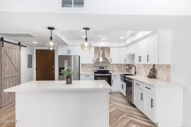 MLS: 6895270 Condo For Sale