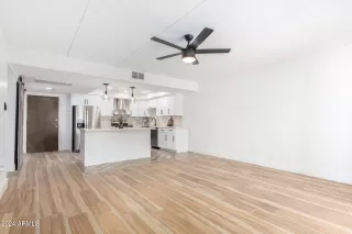 Photo #6: 6895270 Listing