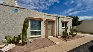 More Details about MLS # 6895374 : 8004 E OAK STREET
