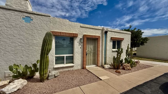 MLS: 6895374 Condo For Sale