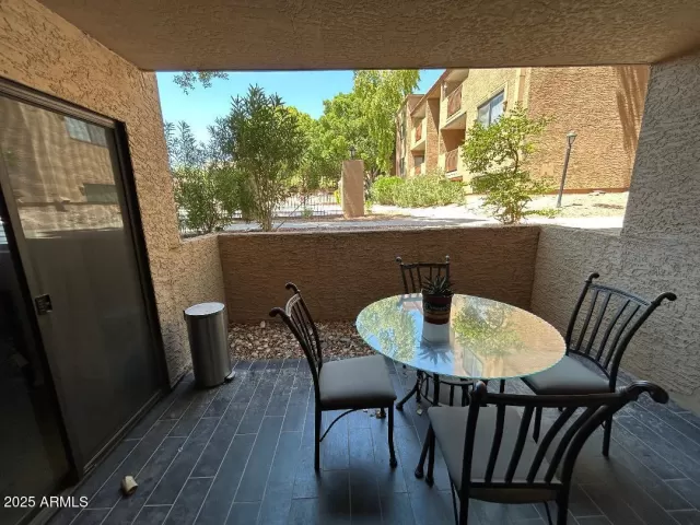 MLS: 6895435 Condo For Sale