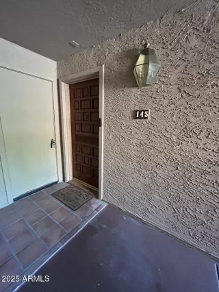 Photo #4: 6895435 Listing