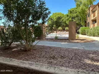 Photo #5: 6895435 Listing