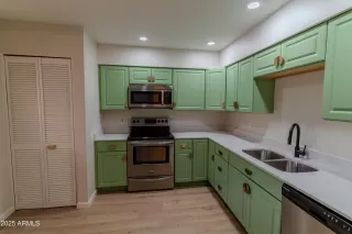 Photo #3: 6895575 Listing 