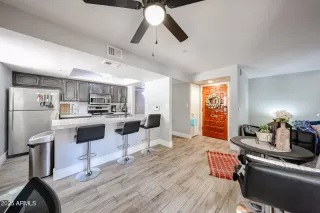 Photo #3: 6895709 Listing