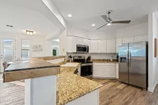 Photo #4: 6895743 Listing