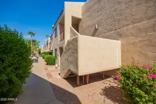 Photo #2: 6895951 Listing