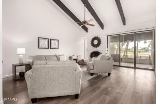 Photo #5: 6896069 Listing