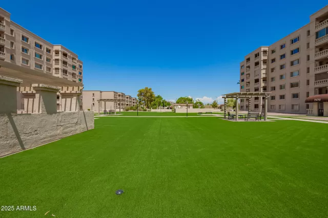 MLS: 6896088 Condo For Sale