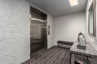 Photo #5: 6896088 Listing