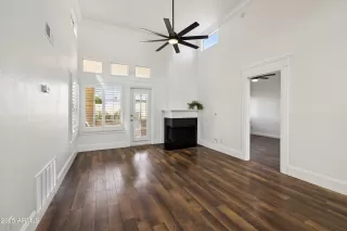 Photo #5: 6896095 Listing