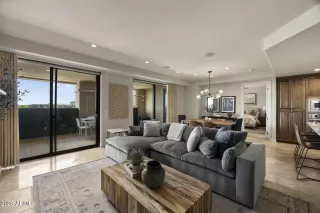 Photo #4: 6896167 Listing