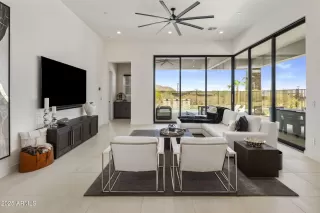 Photo #6: 6896198 Listing 