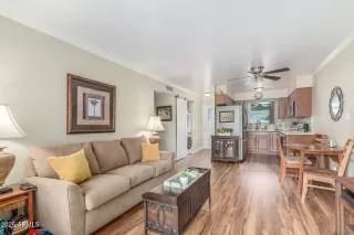 Photo #5: 6896241 Listing